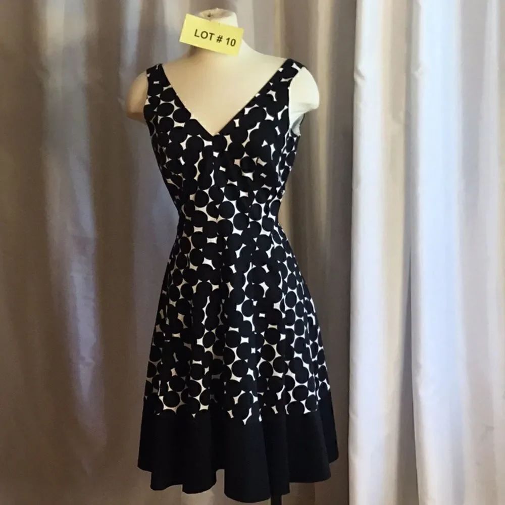 NWOT JONES WEAR DRESS in size 4 in black & white polka dots